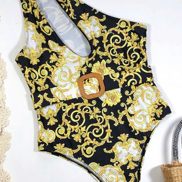 Rich Girl Swimwear - Picture 3 of 3